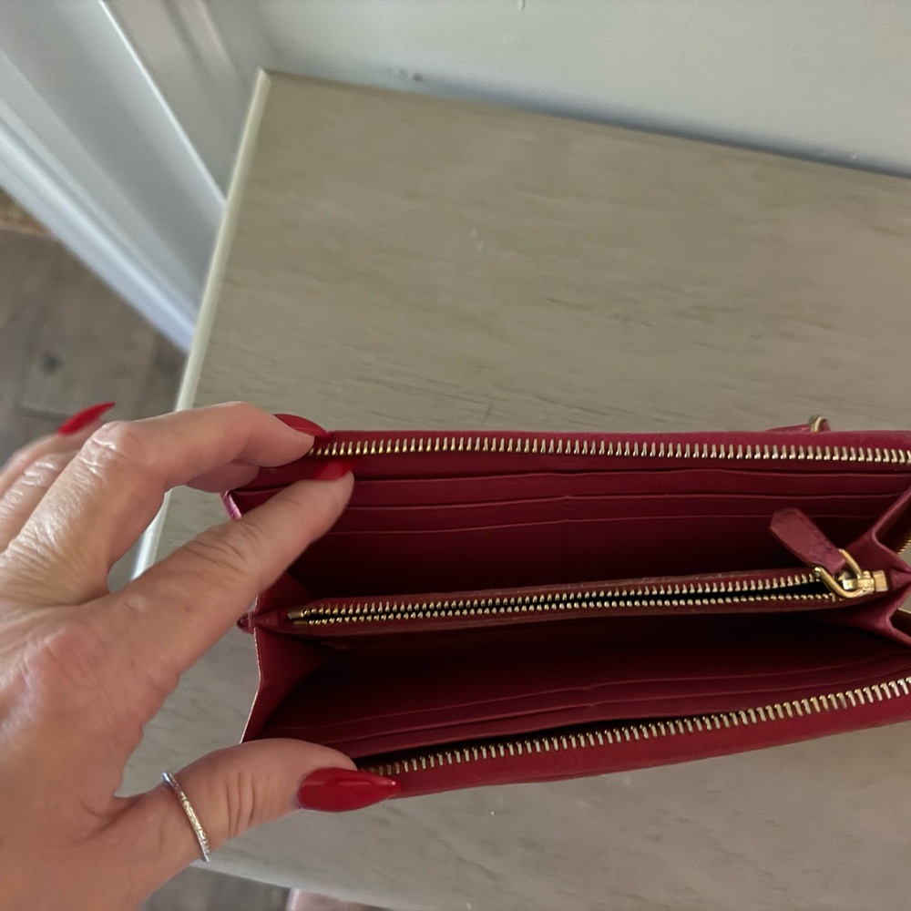 Prada Burgundy Wallet with Gold Logo - Picture 4 of 4